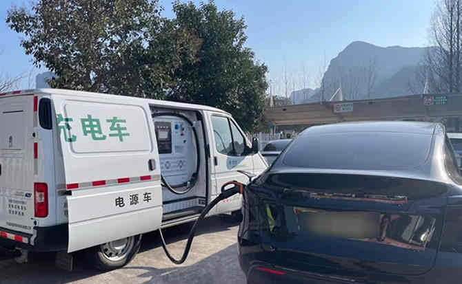 乌鲁木齐汽车搭电